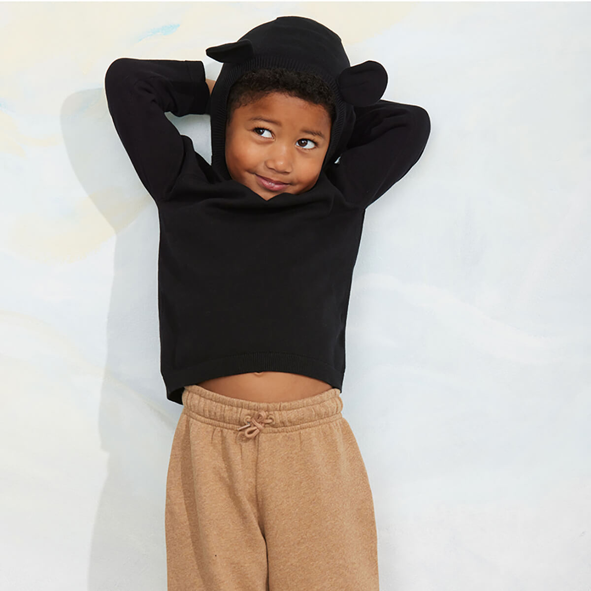 Joli pull à capuche en coton biologique à fines mailles avec oreilles de souris noires et manches raglan pour enfants