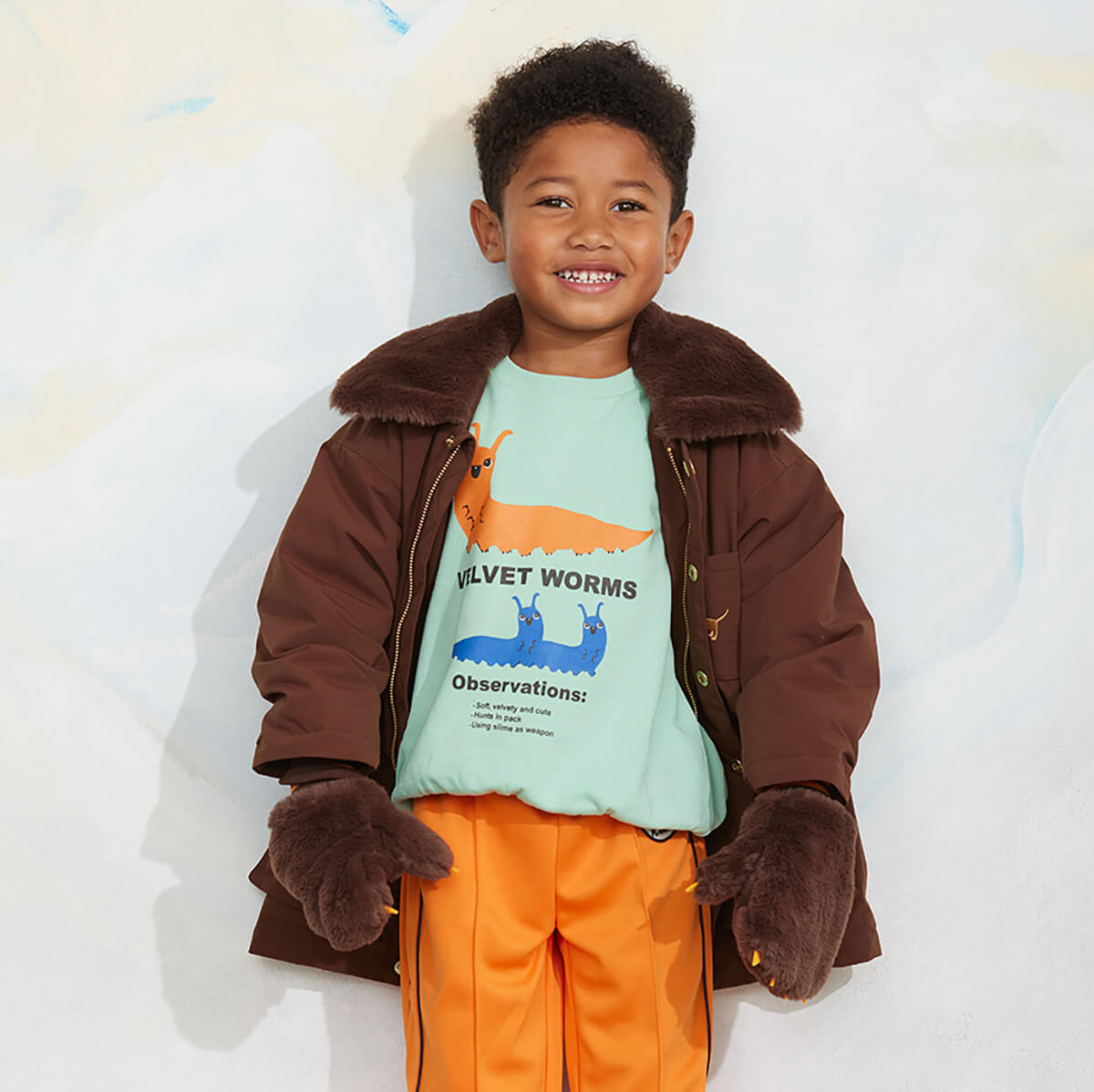 Sweat-shirt décontracté en coton biologique avec imprimé ver de velours vert et bords-côtes pour enfants