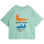 T-shirt minimaliste en coton biologique vert avec épaules tombantes et encolure côtelée pour enfants